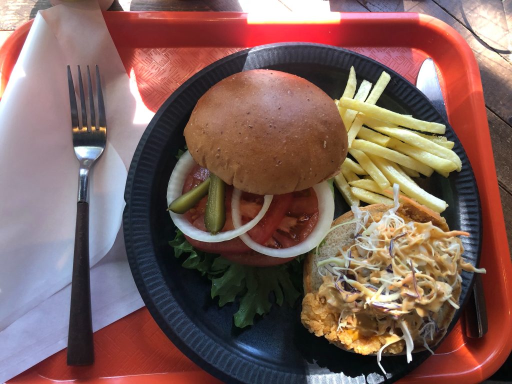 新宿のおすすめなハンバーガー 12選 12.新宿2丁目のカフェ『R Diner(アールダイナー)』※残念ながら閉店