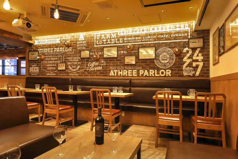 「Beer Cafe Restaurant ATHREE PARLOR」黒毛和牛カットステーキ食べ放題が1,480円！