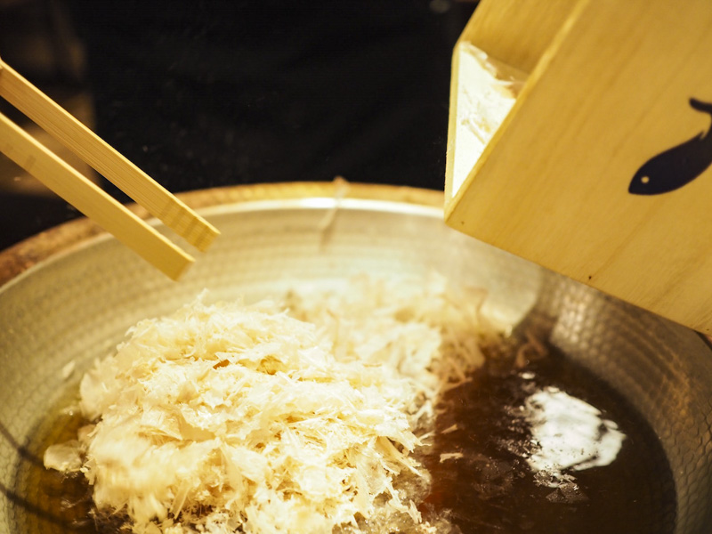 【出汁しゃぶ店「おかか新宿」】岩手県産の生牡蠣を使った「濃厚 生牡蠣の出汁しゃぶ」
