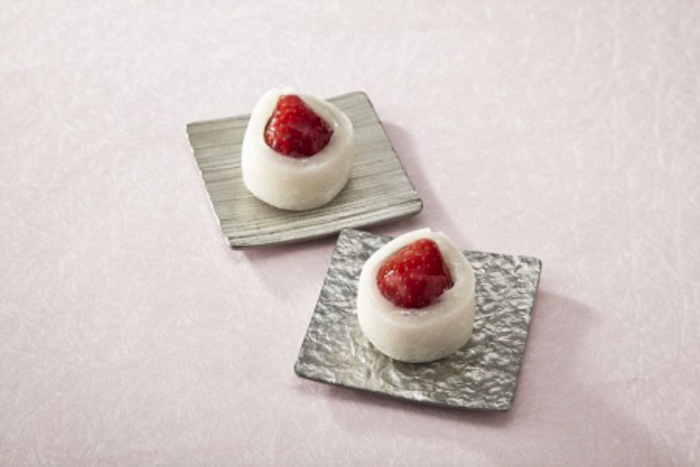 【新宿高島屋】「苺」をテーマに創作した和菓子が集結する『旅する和菓子』