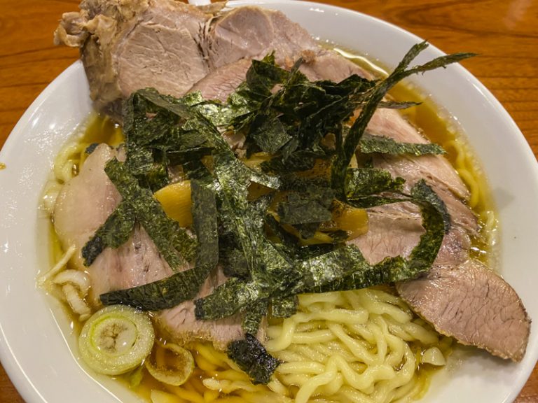 新宿西口 コロナ禍でも行列ができるラーメン屋 らあめん満来 のちゃーしゅーらあめん Daily Shinjuku