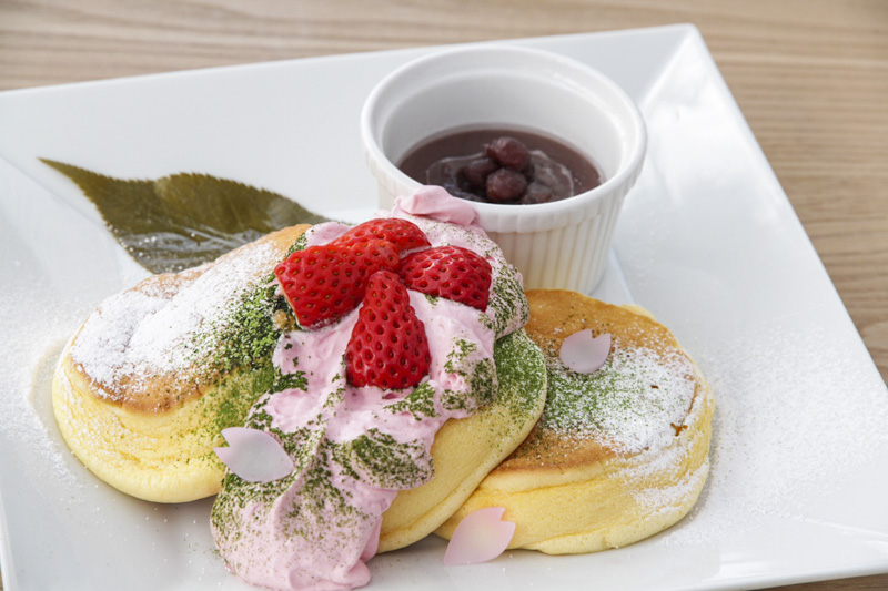 幸せのパンケーキ 新宿店『幸せの桜パンケーキ』