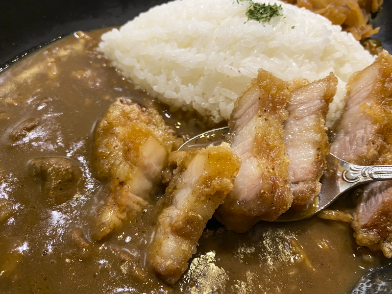 新宿メトロ食堂街『肉の万世 新宿西口店』パーコーカレー