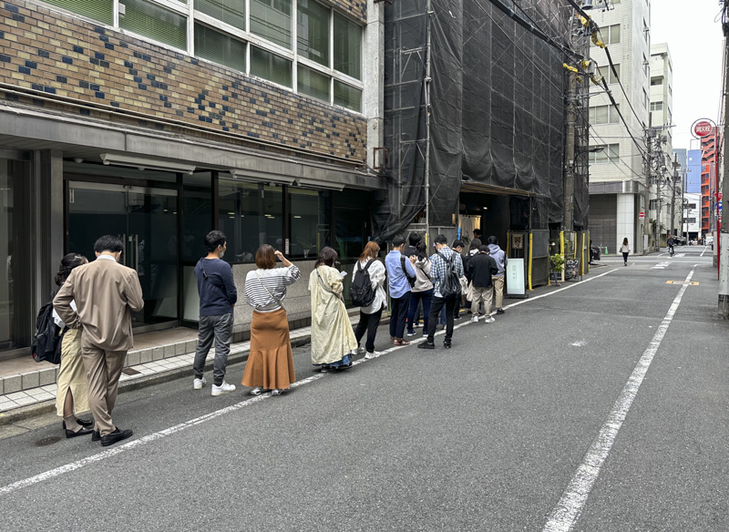 【新宿の行列ができる人気店】並んででも食べたいお店16選 新宿で食べる福岡うどん『うどん萬田次郎』