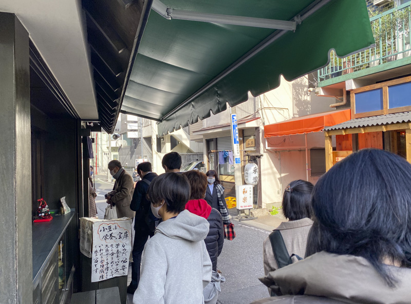 【新宿の行列ができる人気店】並んででも食べたいお店16選 たい焼き屋『たいやき わかば』
