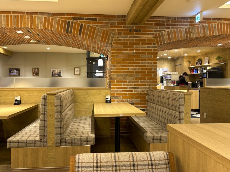 【東新宿駅周辺のカフェ】PC作業も可能「CAFE ECLA(カフェ エクラ)」