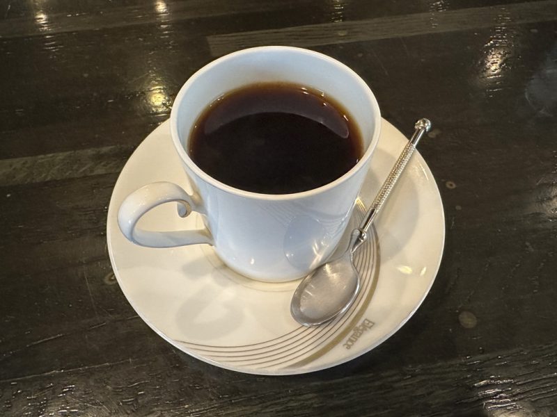 【東新宿駅周辺のカフェ】喫煙OKな喫茶店「デミタス」
