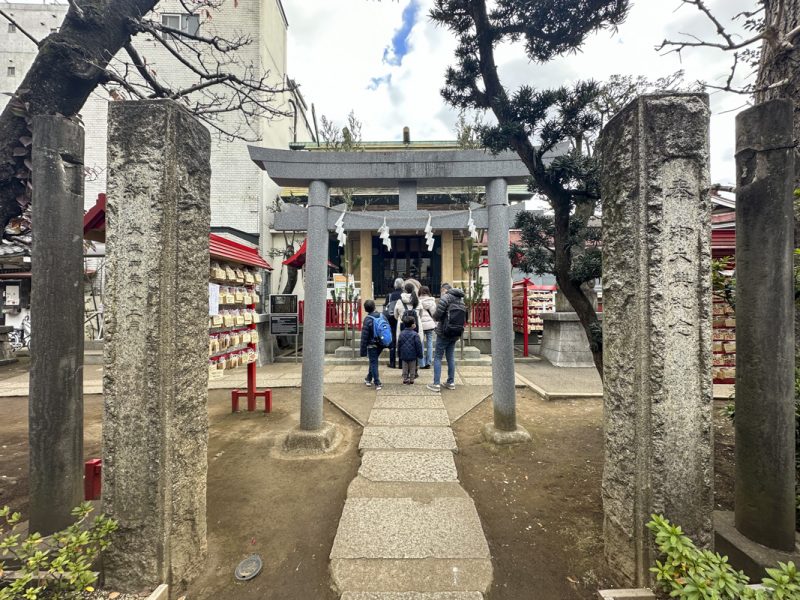 新宿の初詣におすすめな神社12選 7.大久保『皆中稲荷神社』