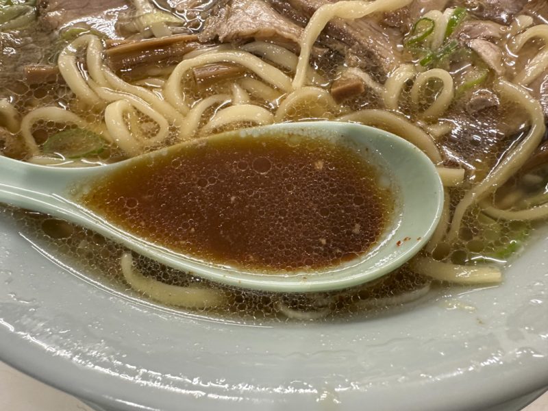 『新宿小滝橋 クマちゃんラーメン』のチャーシュー麺＋んモーッHOT