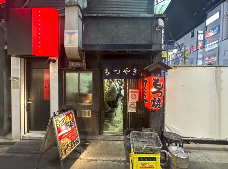 新宿歌舞伎町のもつ焼き酒場『もつ焼きカミヤ』