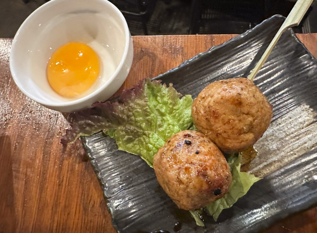 『新宿参丁目 立呑み ありがとう』焼鳥 なんこつつくね 500円