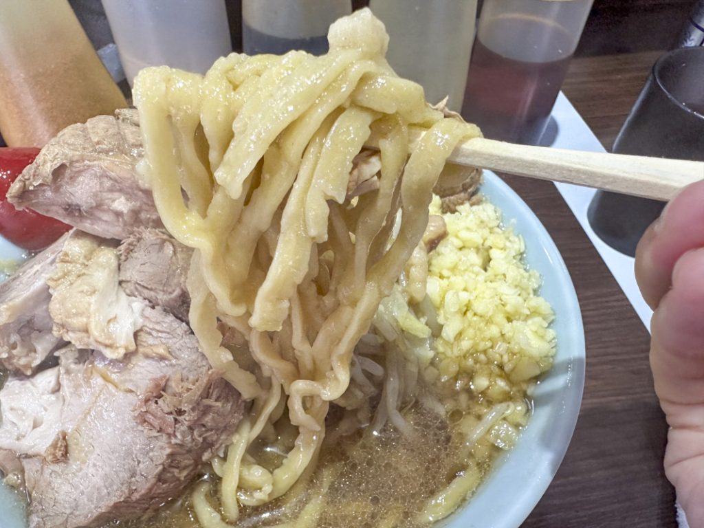 『ラーメン富士丸 西早稲田店』ブタメン普通(大)豚4枚 400g 1,650円