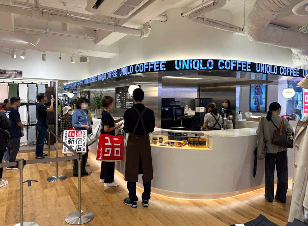 2階にはカフェ「UNIQLO COFFEE(ユニクロ コーヒー)」