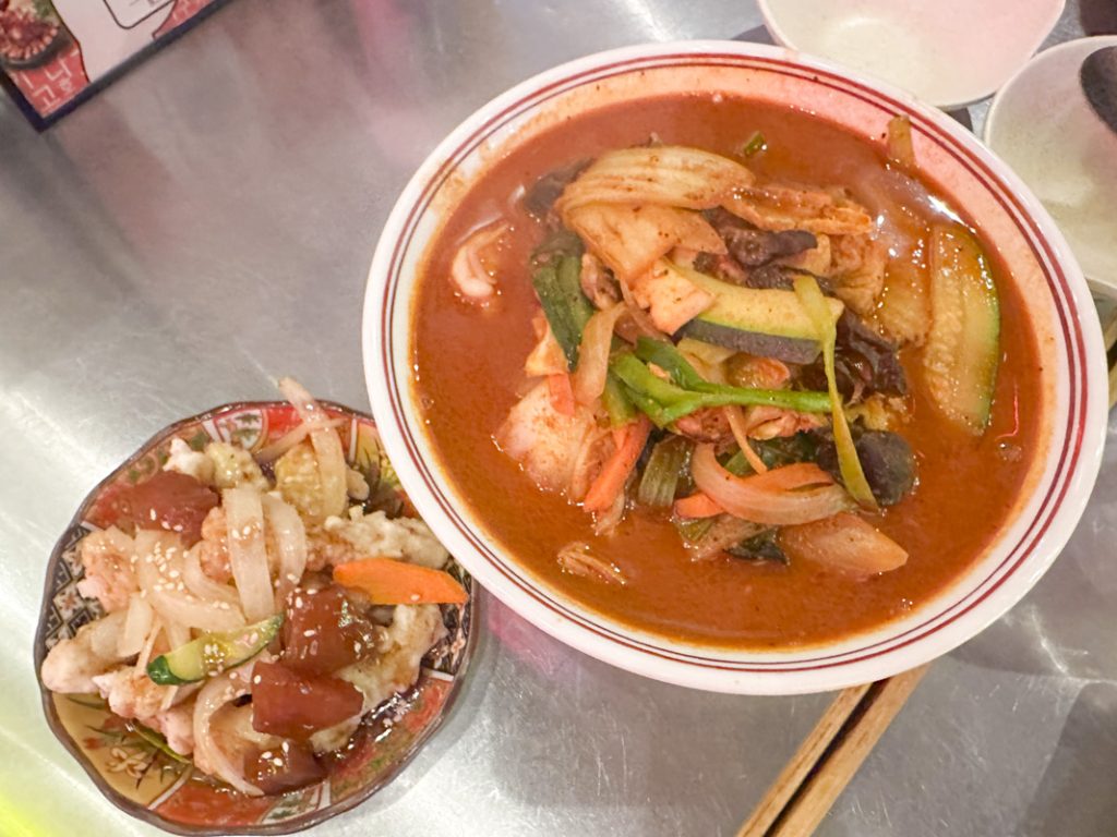 『新大久保韓国横丁 ホンデポチャ』のチャンポンセット 1,540円
