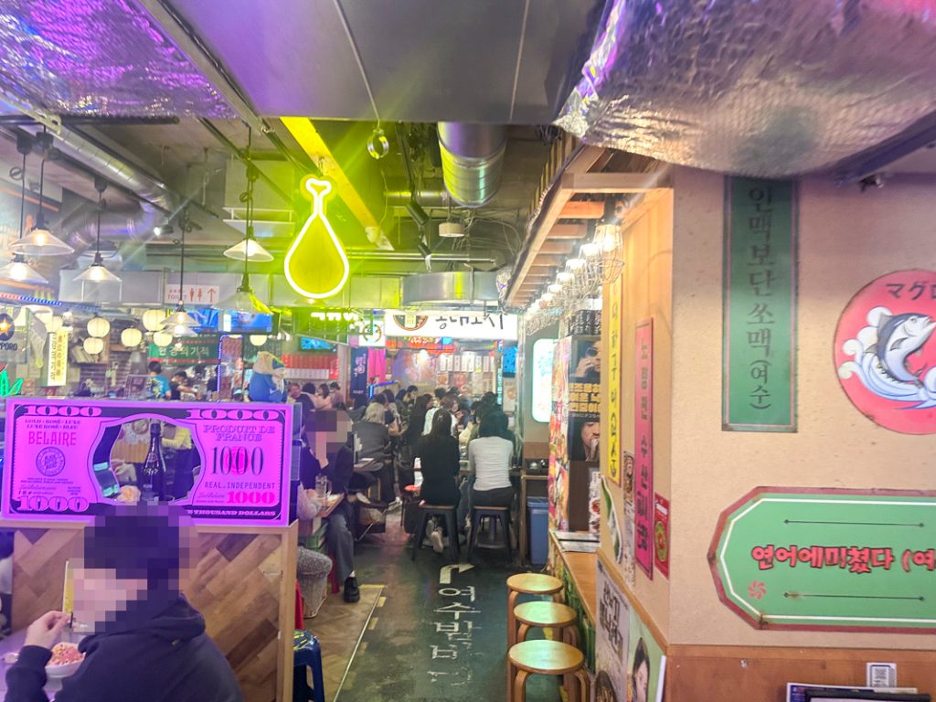 『新大久保韓国横丁 ホンデポチャ』の店内