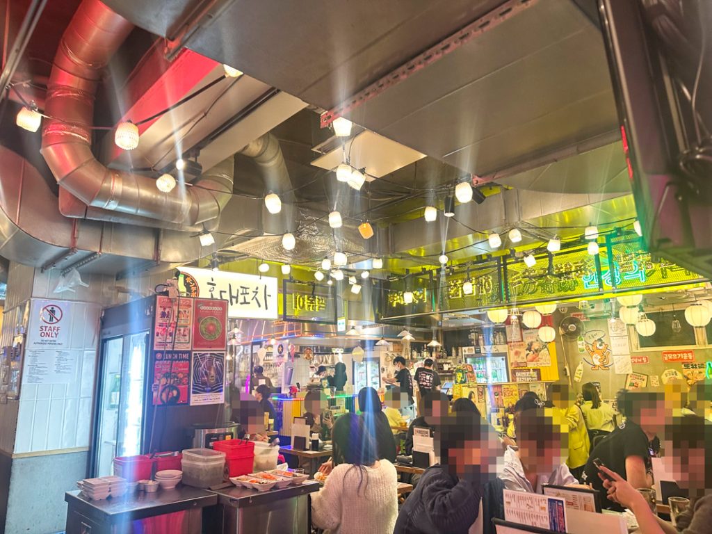 『新大久保韓国横丁 ホンデポチャ』の店内