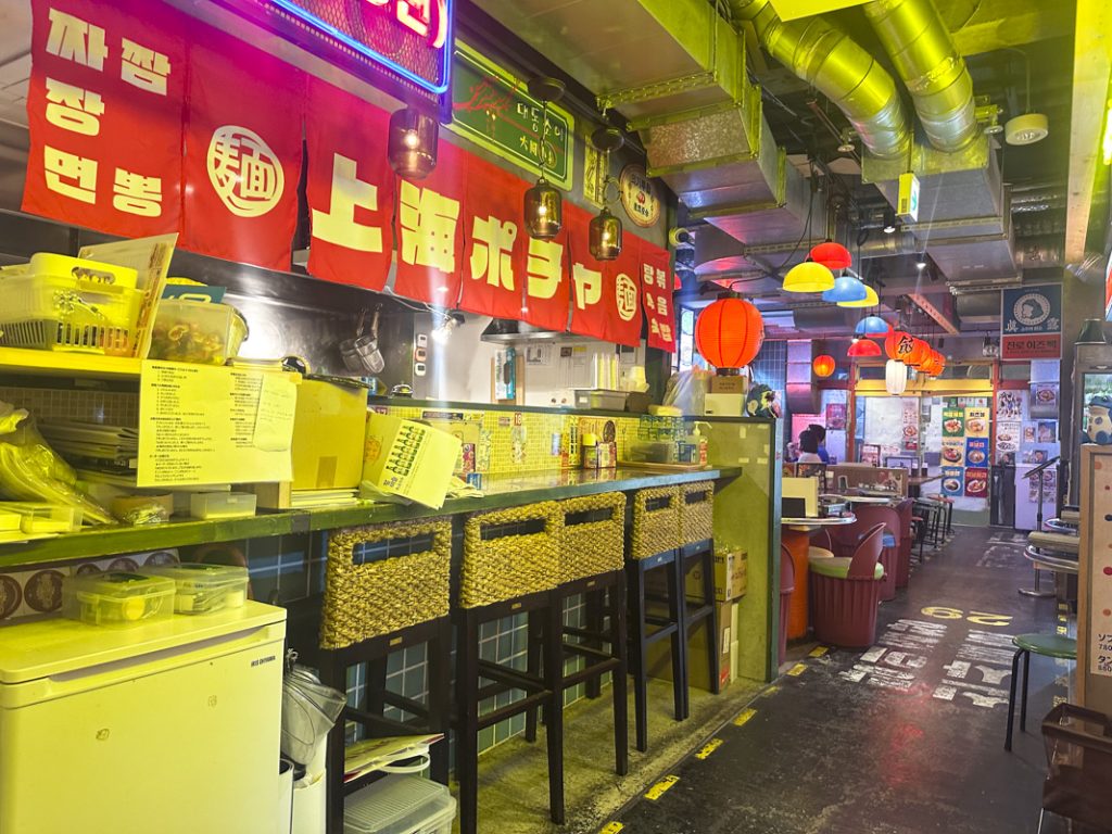 新大久保で韓国夜市を味わう『新大久保韓国横丁 ホンデポチャ』
