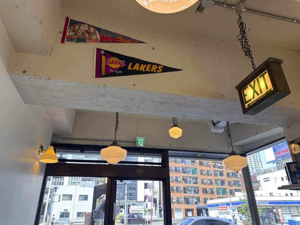 新宿曙橋『Clutch Tokyo』の店内とメニュー