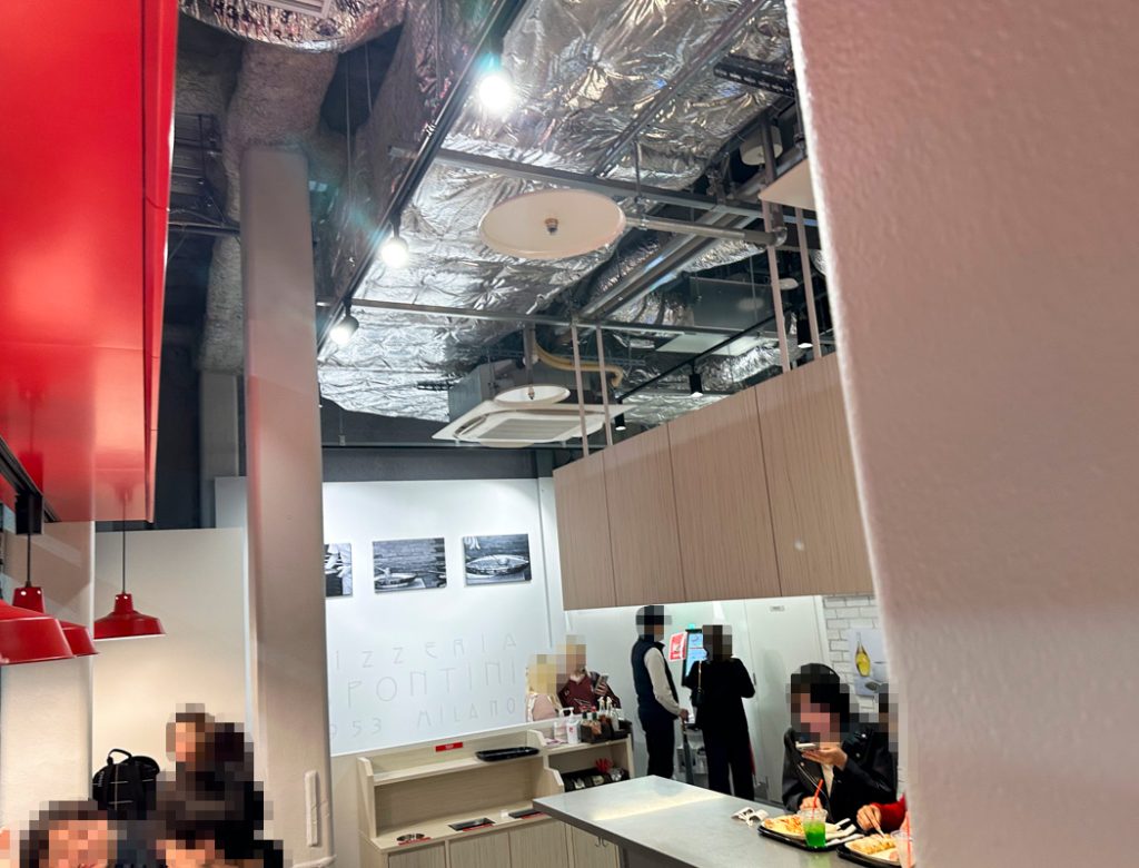 『SPONTINI 新宿店』の店内