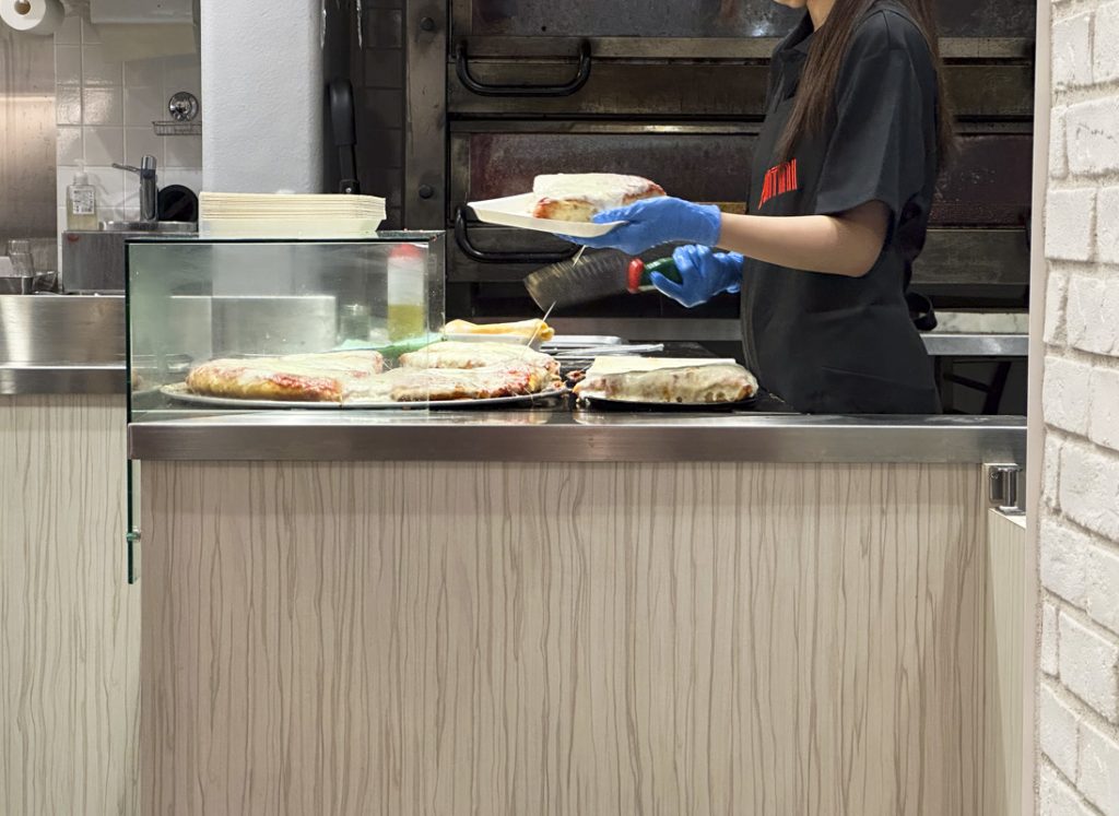 『SPONTINI 新宿店』の店内