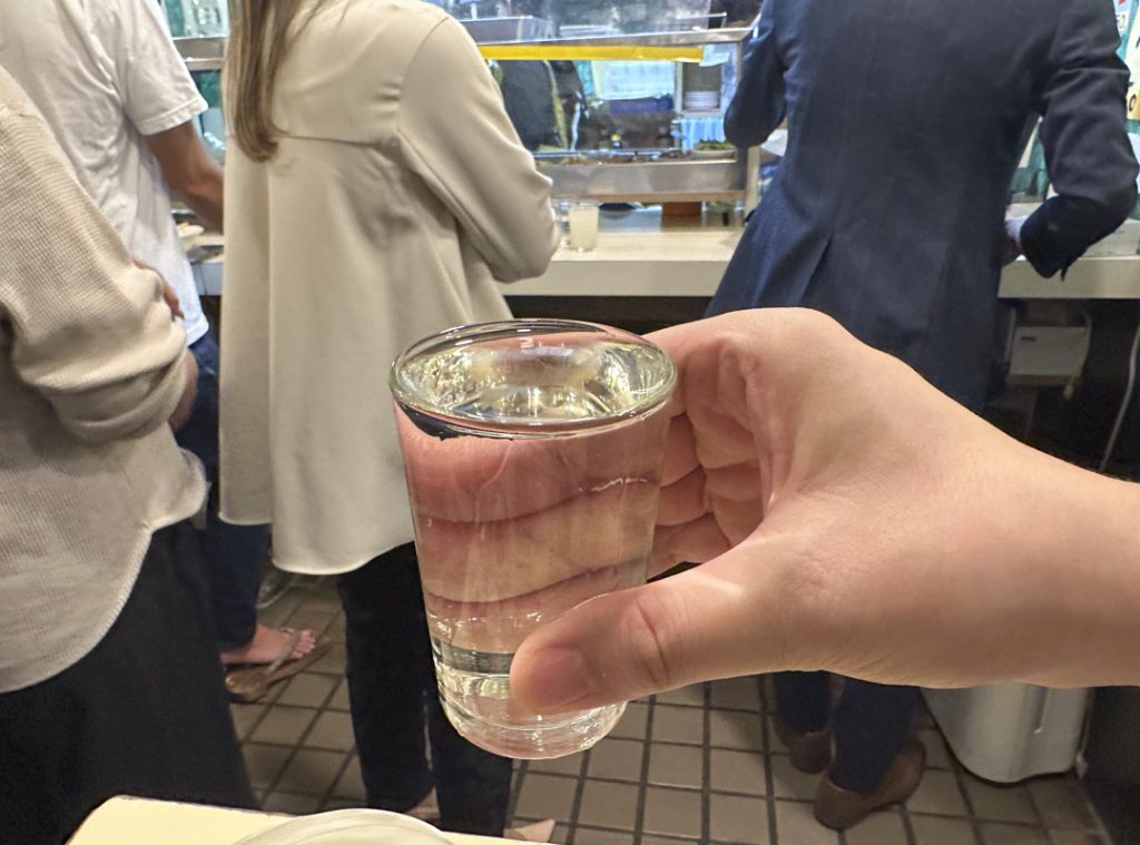 『スタンディングルーム 鈴傳 四ツ谷』の日本酒とおつまみ