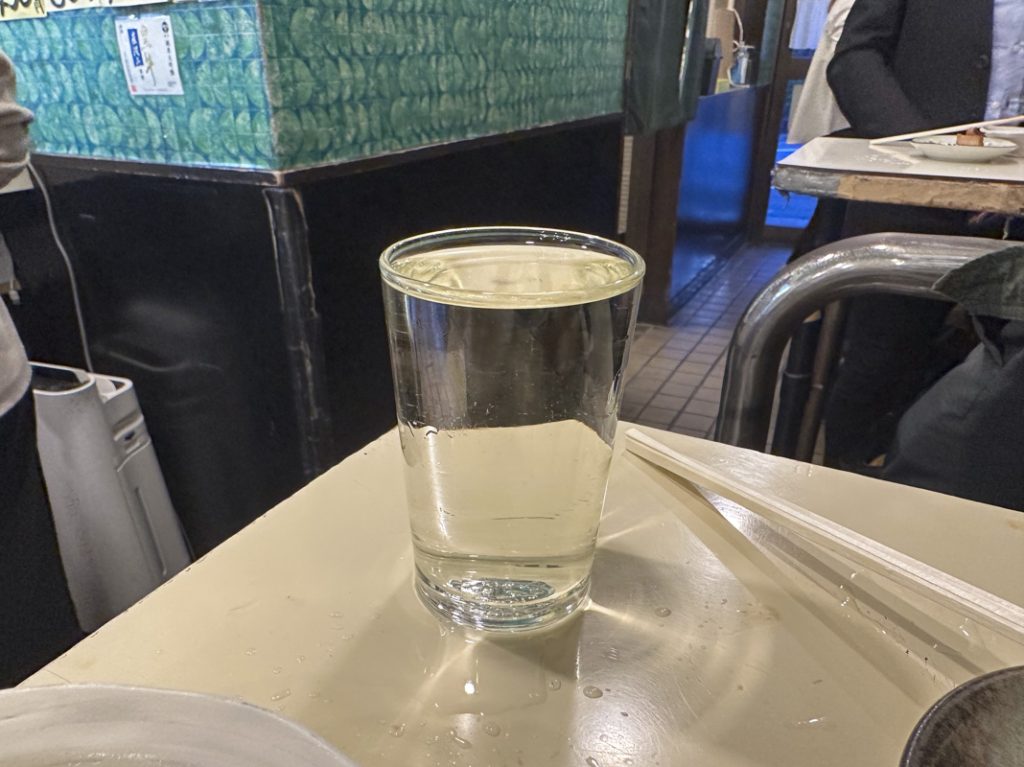『スタンディングルーム 鈴傳 四ツ谷』の日本酒とおつまみ