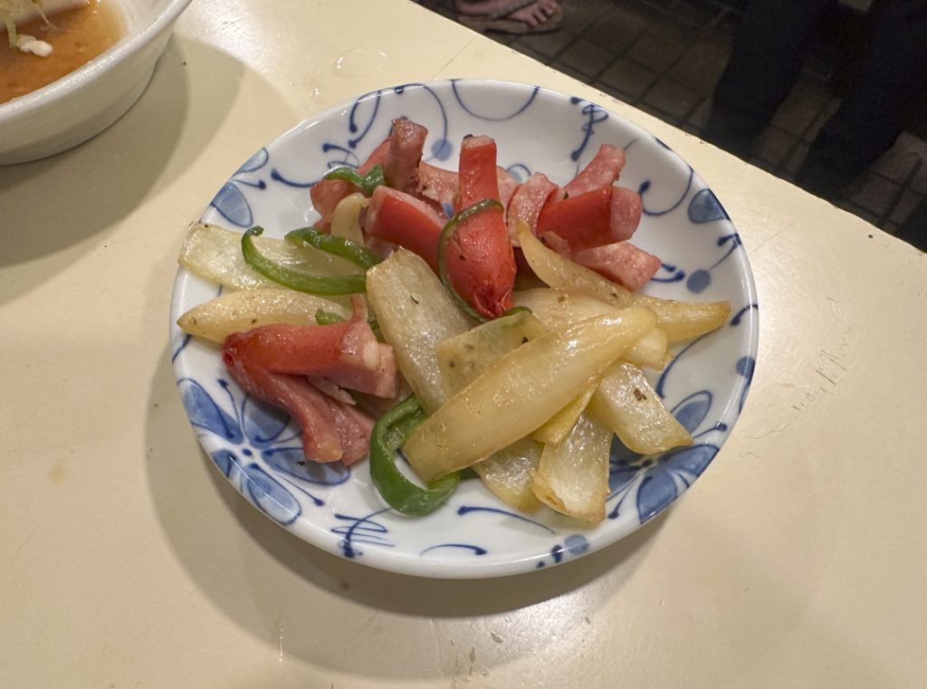 『スタンディングルーム 鈴傳 四ツ谷』の日本酒とおつまみ