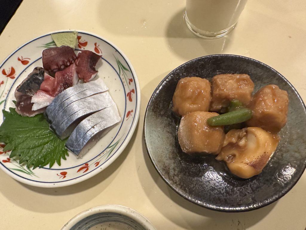 『スタンディングルーム 鈴傳 四ツ谷』の日本酒とおつまみ