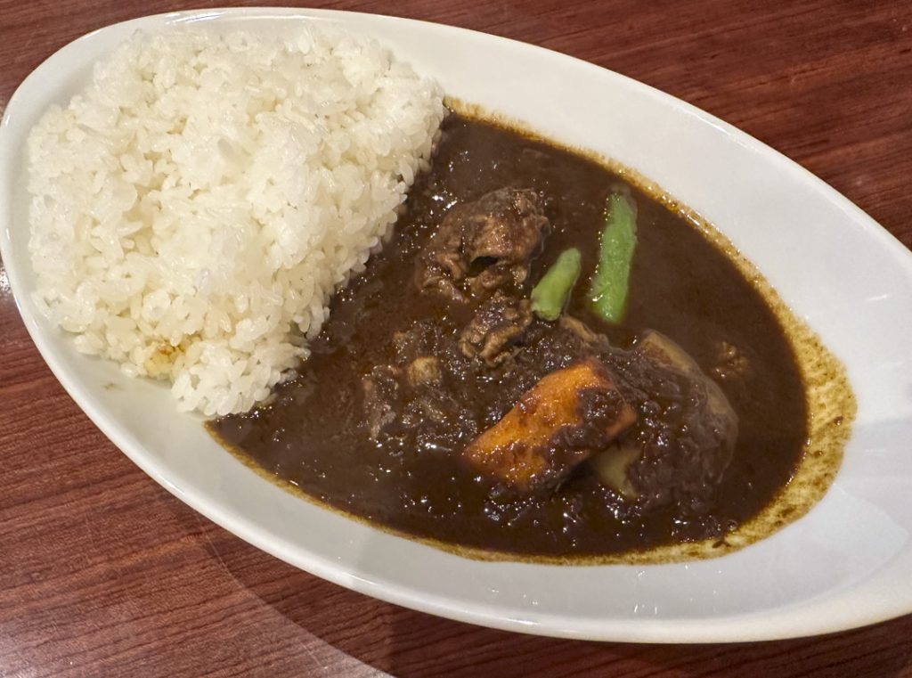 『カレー専門店 B』のチキンカレー 1,400円