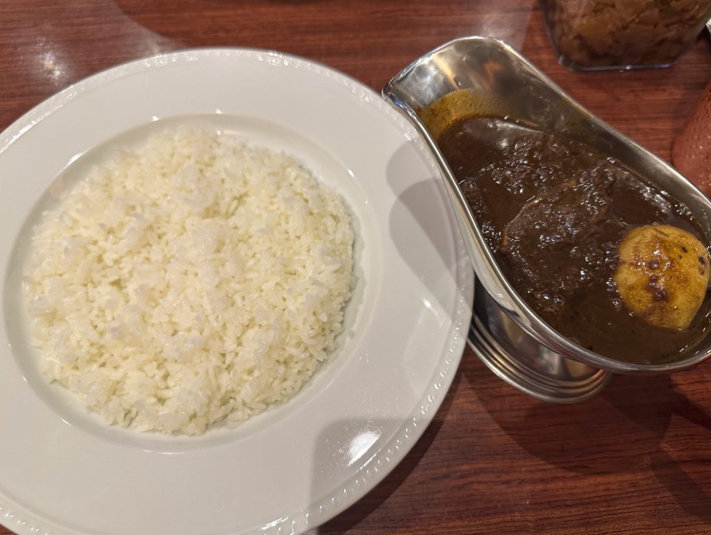 『カレー専門店 B』のビーフ角切りカレー 1,800円