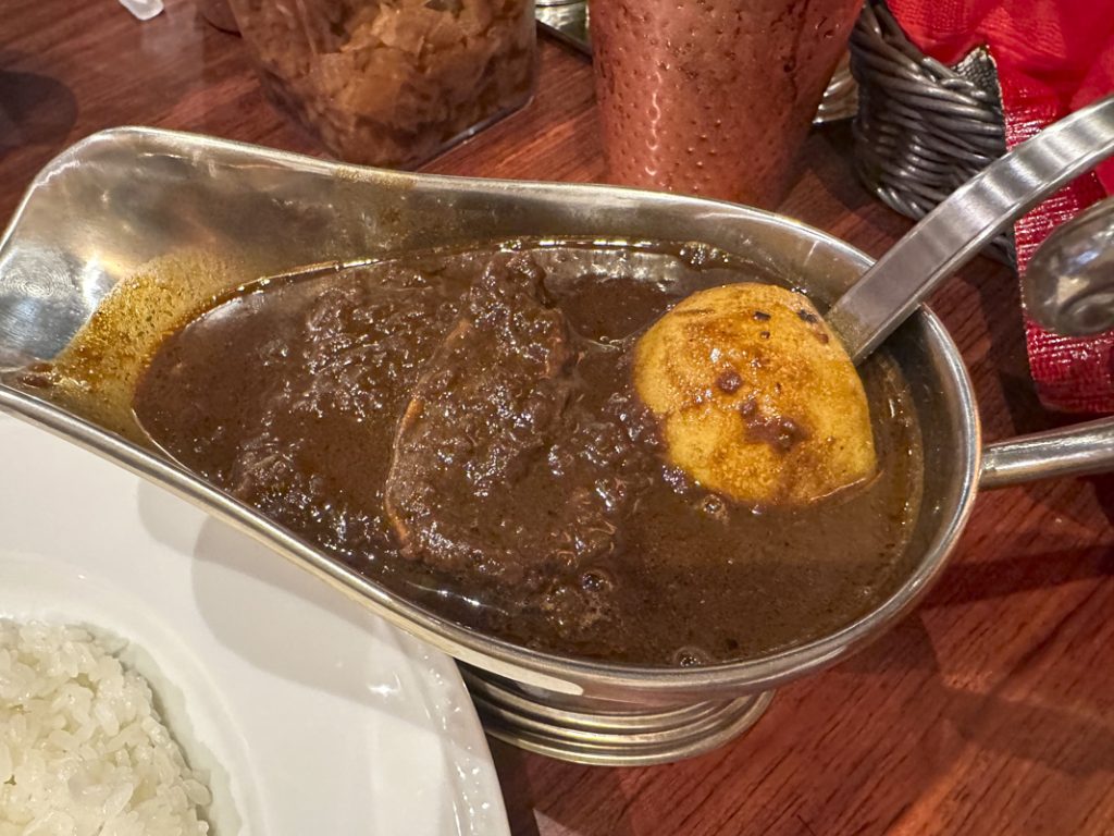 『カレー専門店 B』のビーフ角切りカレー 1,800円