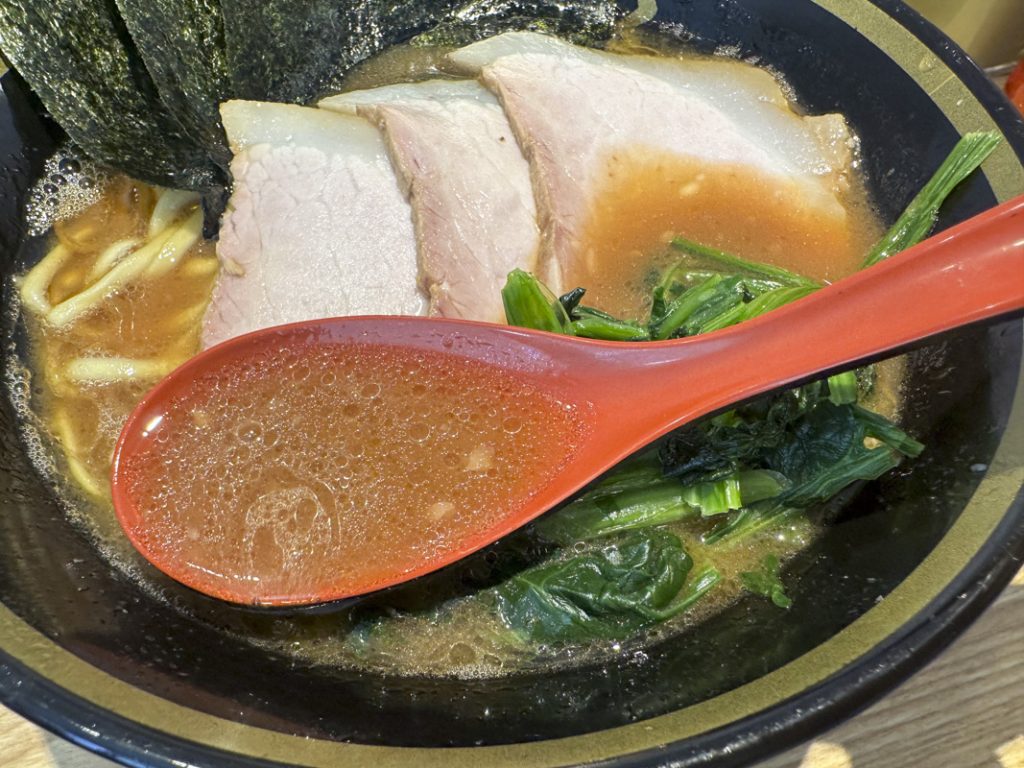 『横浜家系ラーメン てつ家 市ヶ谷』のチャーシュー麺
