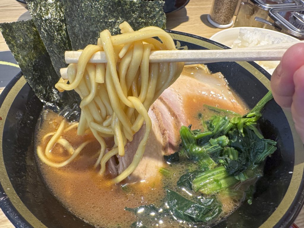 『横浜家系ラーメン てつ家 市ヶ谷』のチャーシュー麺
