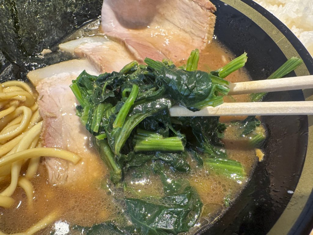 『横浜家系ラーメン てつ家 市ヶ谷』のチャーシュー麺