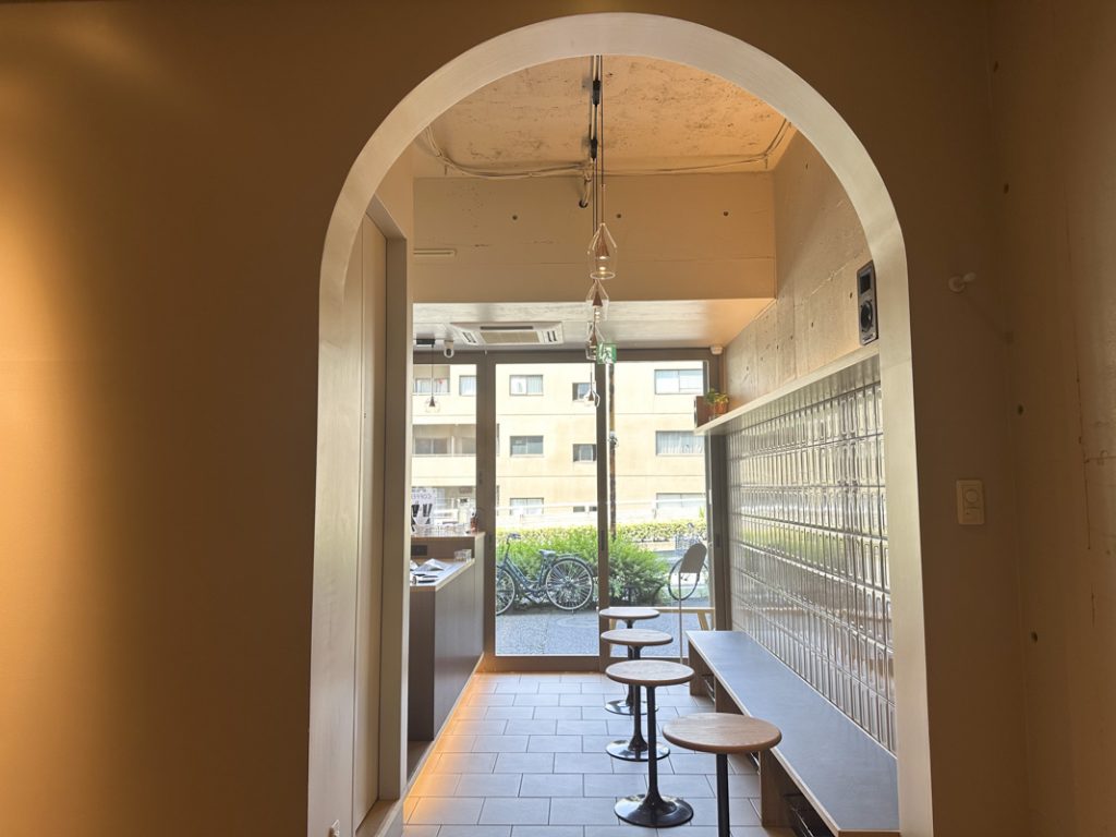 東新宿『東風|KOTI coffee cabinet』の店内やメニュー
