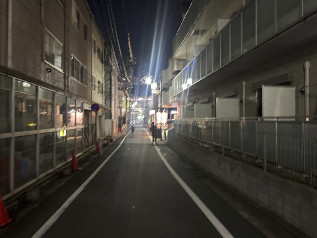 南新宿駅から徒歩1分のビアバー『オケタプ(OKEI TAPROOM)』
