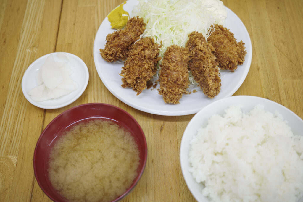 『とんかつ 山さき』カキフライ定食 1,200円