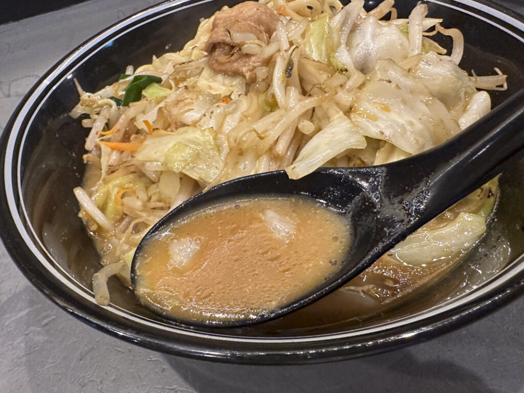『旨辛タンメン 誠屋 新宿店』の「味噌タンメン」