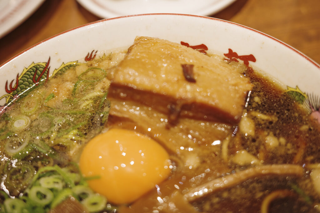 『伍福軒 新宿西口店』角煮ラーメン 1,280円