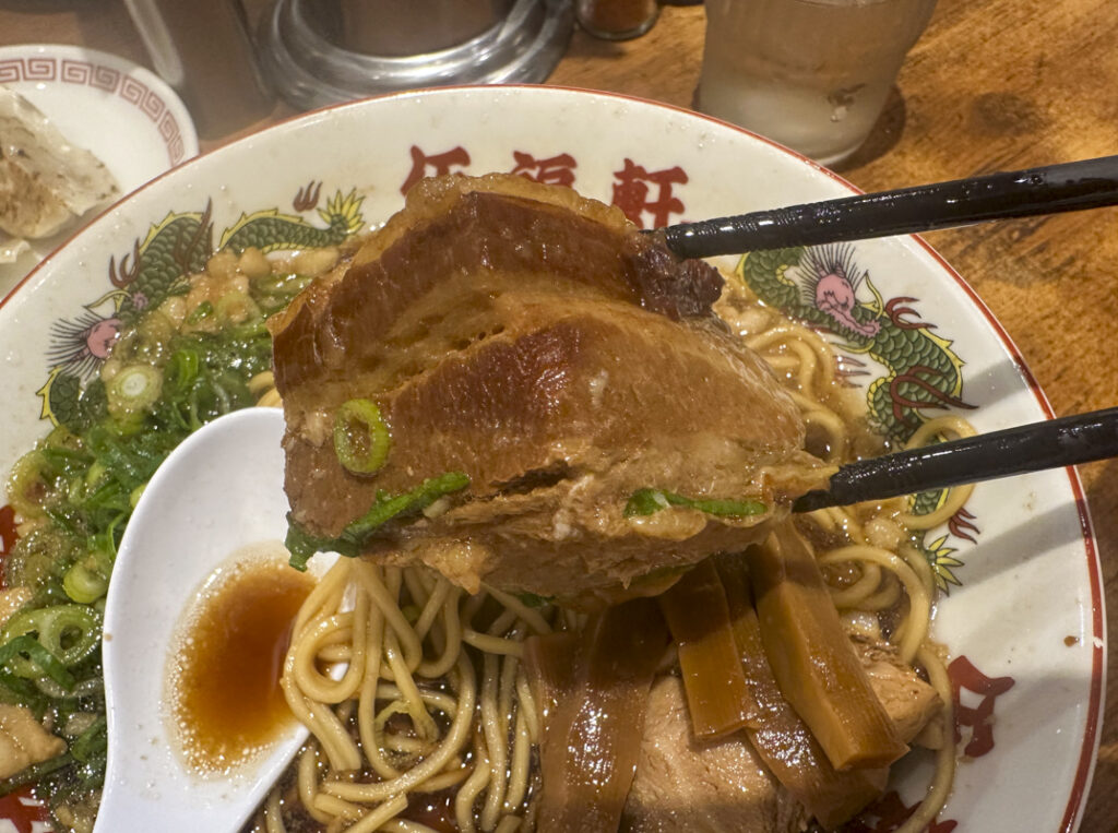 『伍福軒 新宿西口店』角煮ラーメン 1,280円