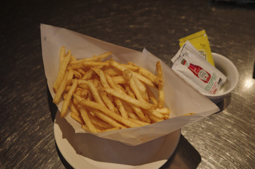 『ブルックリンパーラー(Brooklyn Parlor)』のセットフレンチフライ 440円