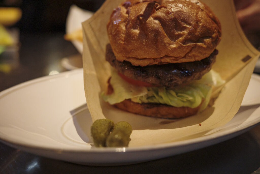 『ブルックリンパーラー(Brooklyn Parlor)』のハンバーガー 1,980円