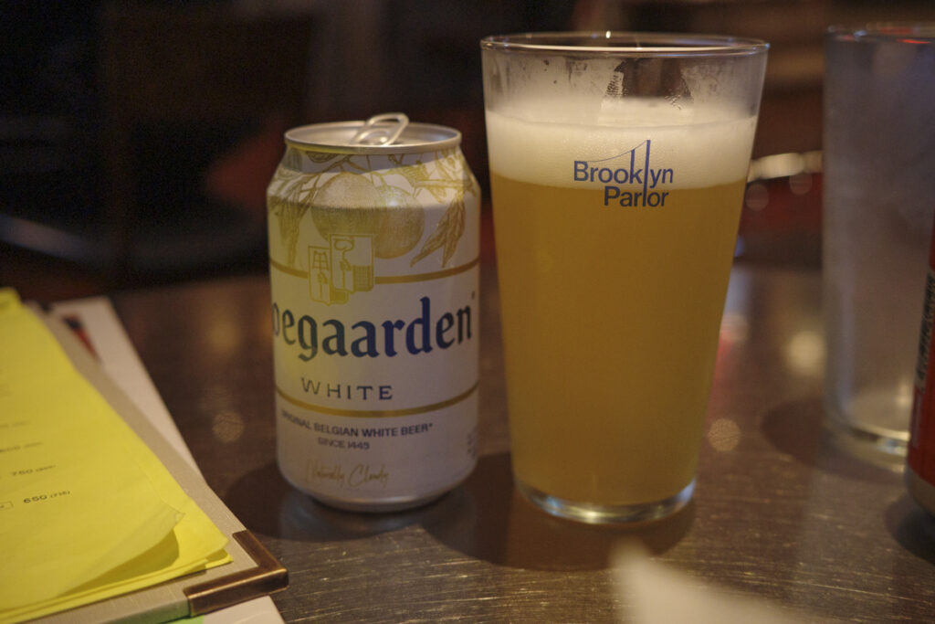 『ブルックリンパーラー(Brooklyn Parlor)』のヒューガルデンホワイト