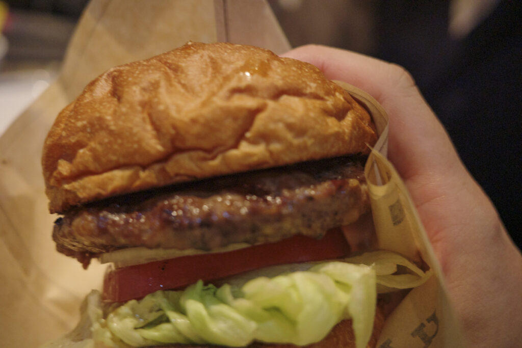 『ブルックリンパーラー(Brooklyn Parlor)』のハンバーガー 1,980円