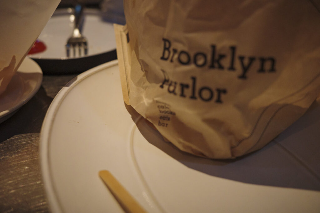 『ブルックリンパーラー(Brooklyn Parlor)』のクラフトビールとハンバーガー