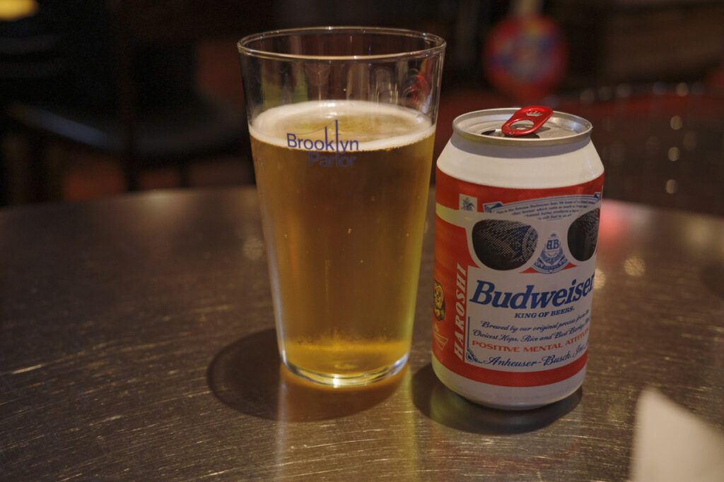『ブルックリンパーラー(Brooklyn Parlor)』のバドワイザー
