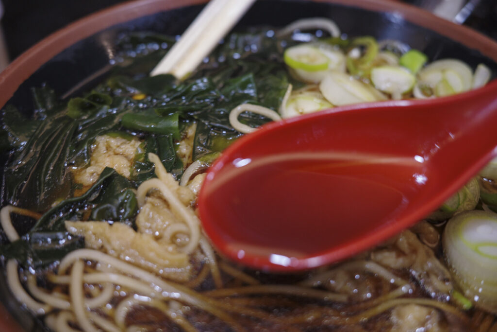 『信州そば 本陣 ルミネエスト新宿店』かき揚げそば 650円