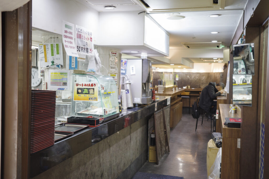 『信州そば 本陣 ルミネエスト新宿店』の店内