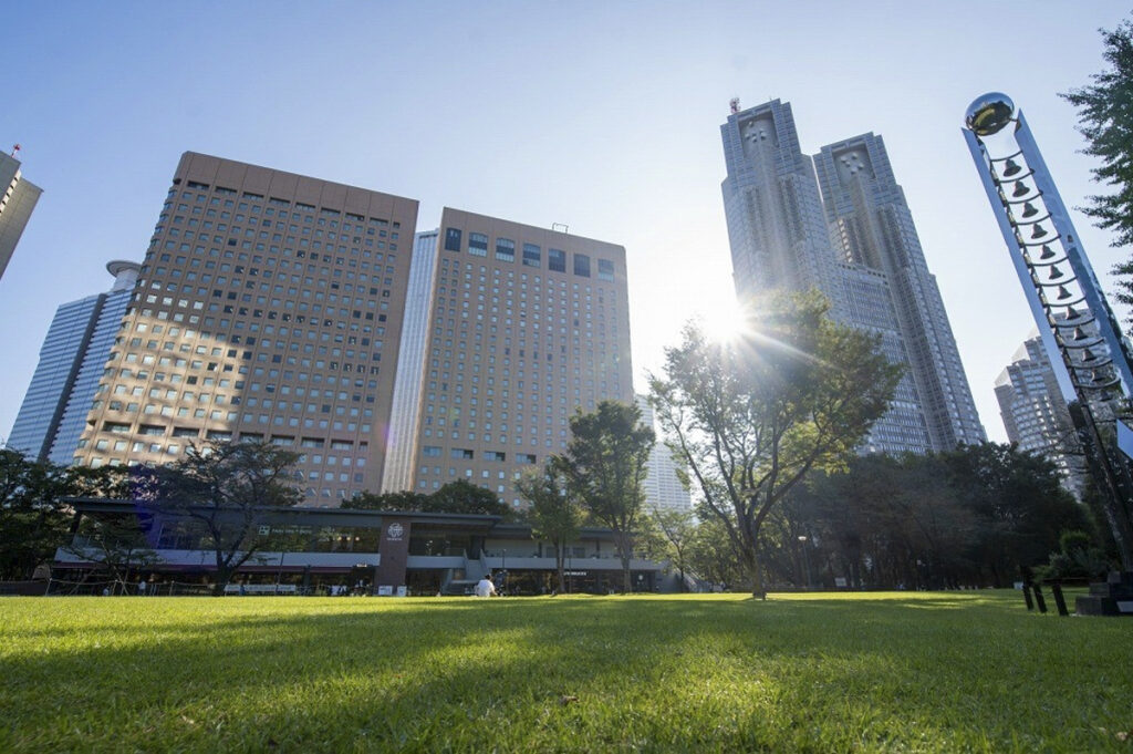 【西新宿・新宿中央公園】音と光のイルミネーションイベント『TWINKLE PARK(トゥインクルパーク)』が2026年1月12日まで開催中！