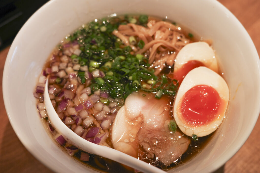 『ラーメン屋 ミタバラボ』濃淡麗鶏そば＋味玉入り 1,080円